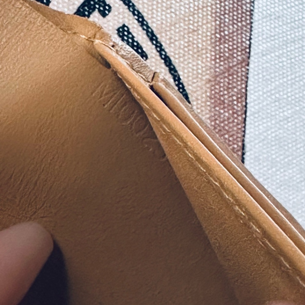Louis Vuitton verni Kiss lock wallet - Picture 7 of 11